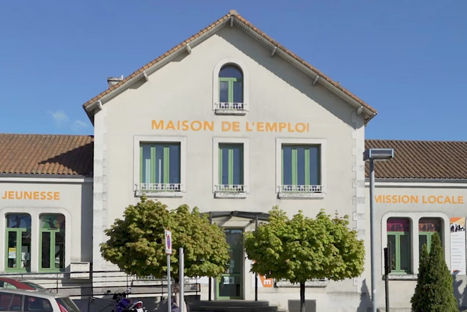 maison-de-l-emploi-facade-accueil.jpg